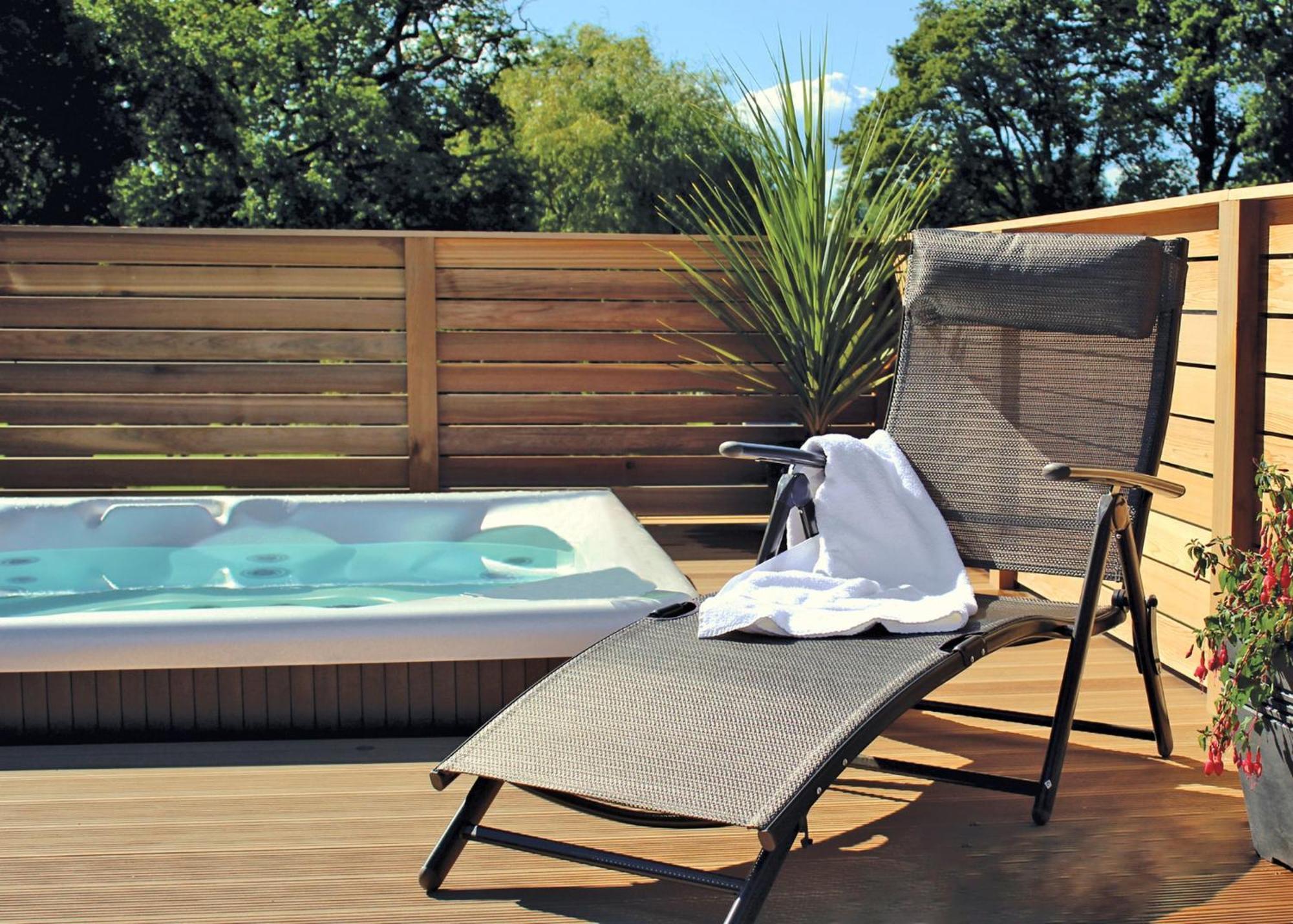 Upton Lakes Lodges カロンプトン エクステリア 写真